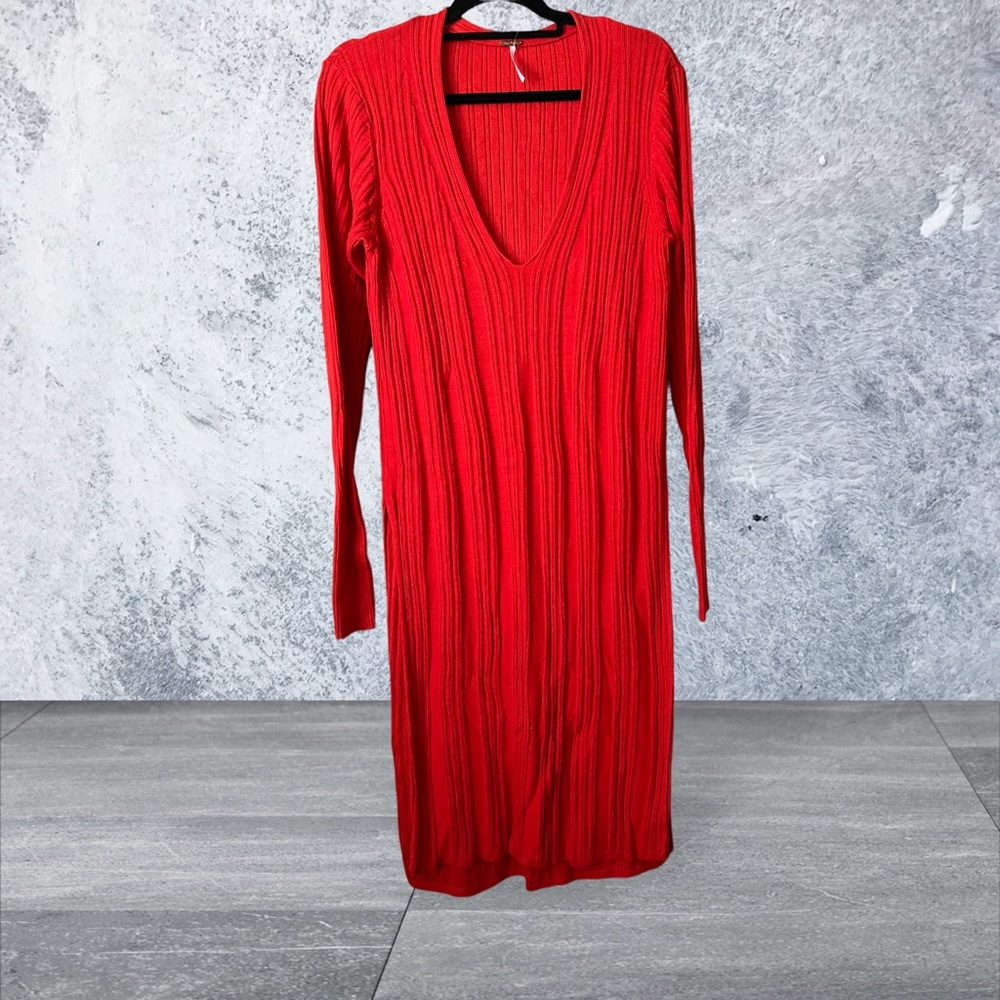 Free People Ribbed Sweater Dress with side slits. EUC